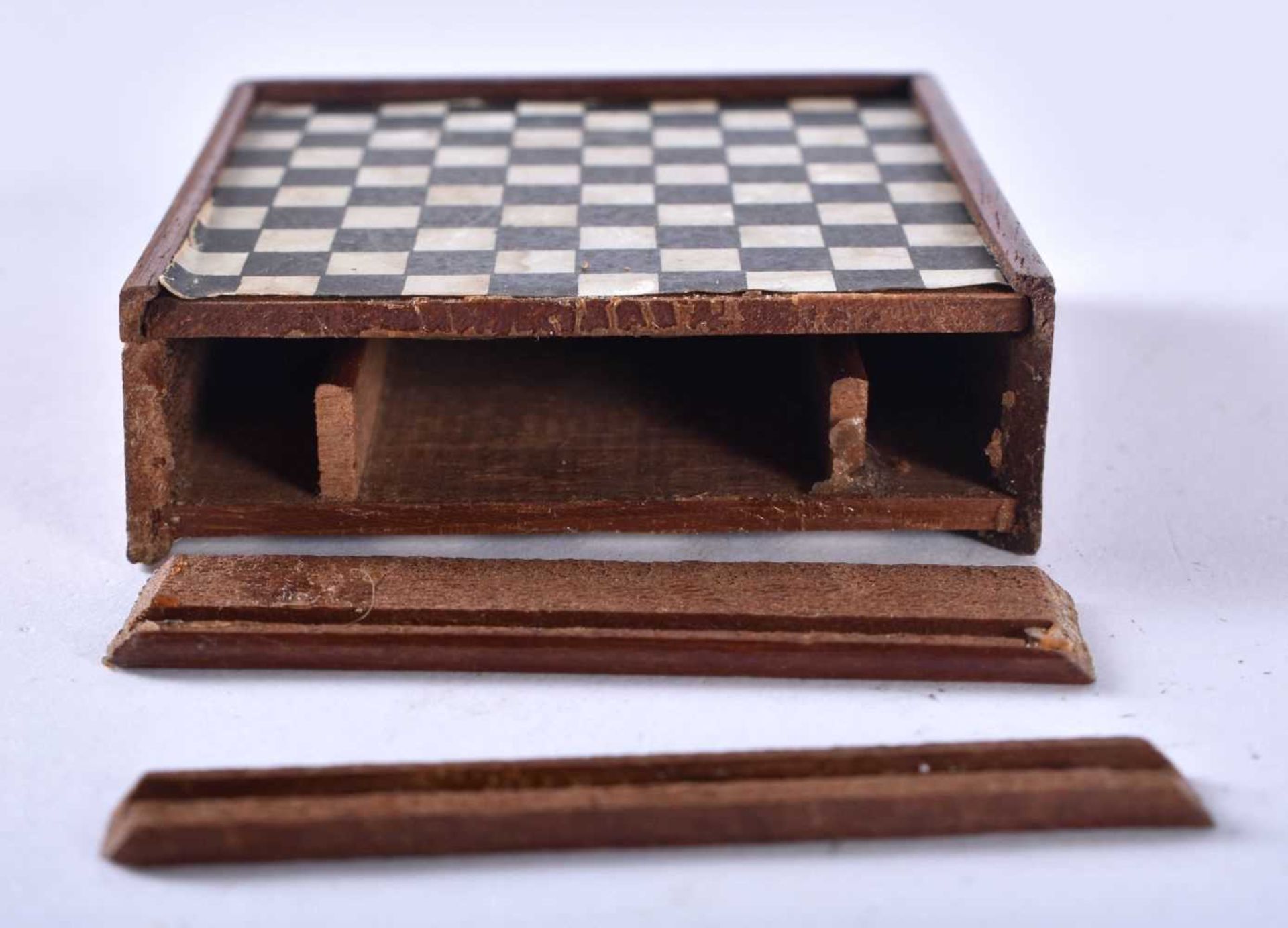 A MINIATURE GAMING BOARD. 5.5 cm square. - Image 3 of 4