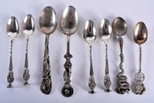 ASSORTED ANTIQUE CHINESE SILVER SPOONS etc. 122 grams. Largest 13.5 cm long. (qty)