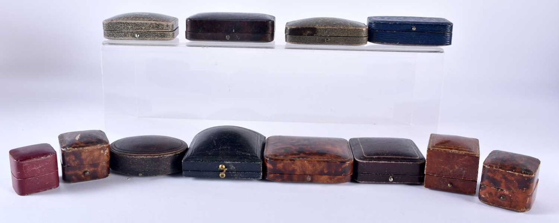 Twelve assorted vintage and antique jewellery boxes (12)