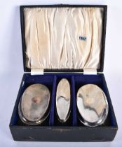 A SET OF ART DECO SILVER BACKED BRUSHES. 279 grams overall. Birmingham 1930. Largest 12.5 cm x 7 cm.