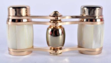 A PAIR OF MOTHER OF PEARL INLAID OPERA GLASSES. 9.5cm x 7.4cm extended.