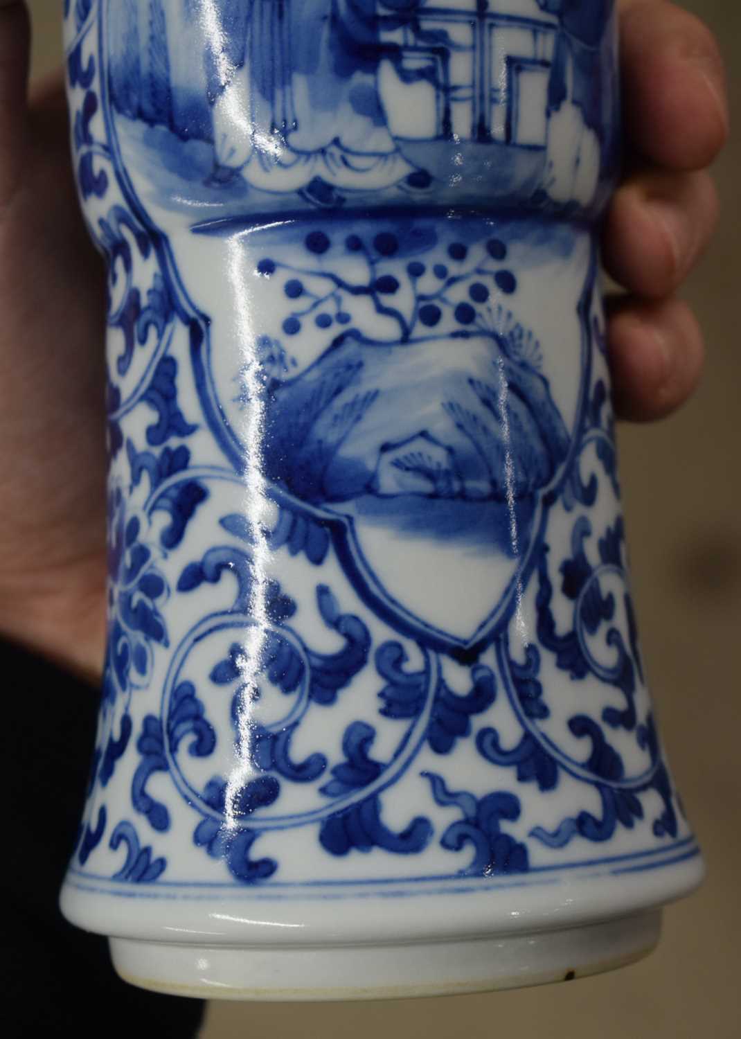 A PAIR OF 19TH CENTURY CHINESE BLUE AND WHITE PORCELAIN VASES Qing. 26 cm high. - Image 22 of 22