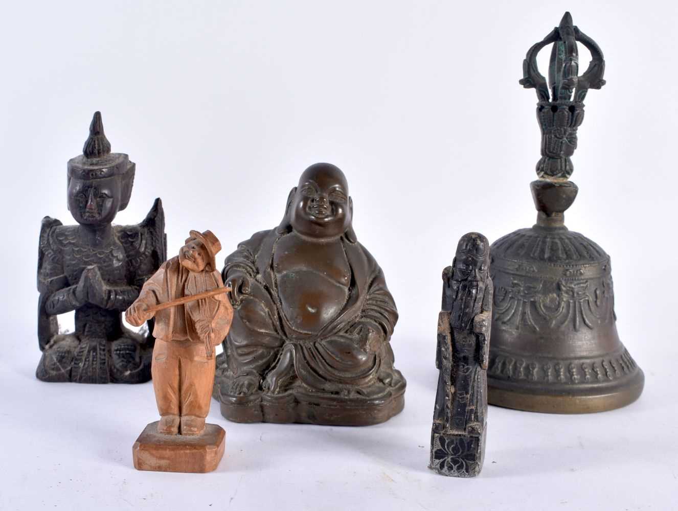 A GROUP OF CHINESE AND TIBETAN ITEMS. Largest 17 cm high. (5)