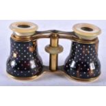 A PAIR OF MOTHER OF PEARL INLAID TORTOISESHELL OPERA GLASSES. 9 cm x 7 cm extended.