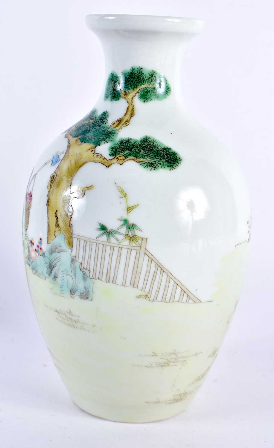 THREE EARLY 20TH CENTURY CHINESE FAMILLE ROSE CERAMICS Late Qing/Republic. Largest 18 cm high. (3) - Image 5 of 9