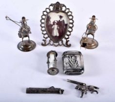 ASSORTED ANTIQUE SILVER WARE including a vesta case. 89 grams overall. Largest 7.25 cm x 5.5 cm. (