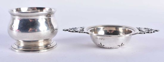 A Silver Tea Strainer and Bowl by Mappin & Webb. Hallmarked Sheffield 1926. 6.2cm x 4.7cm, total