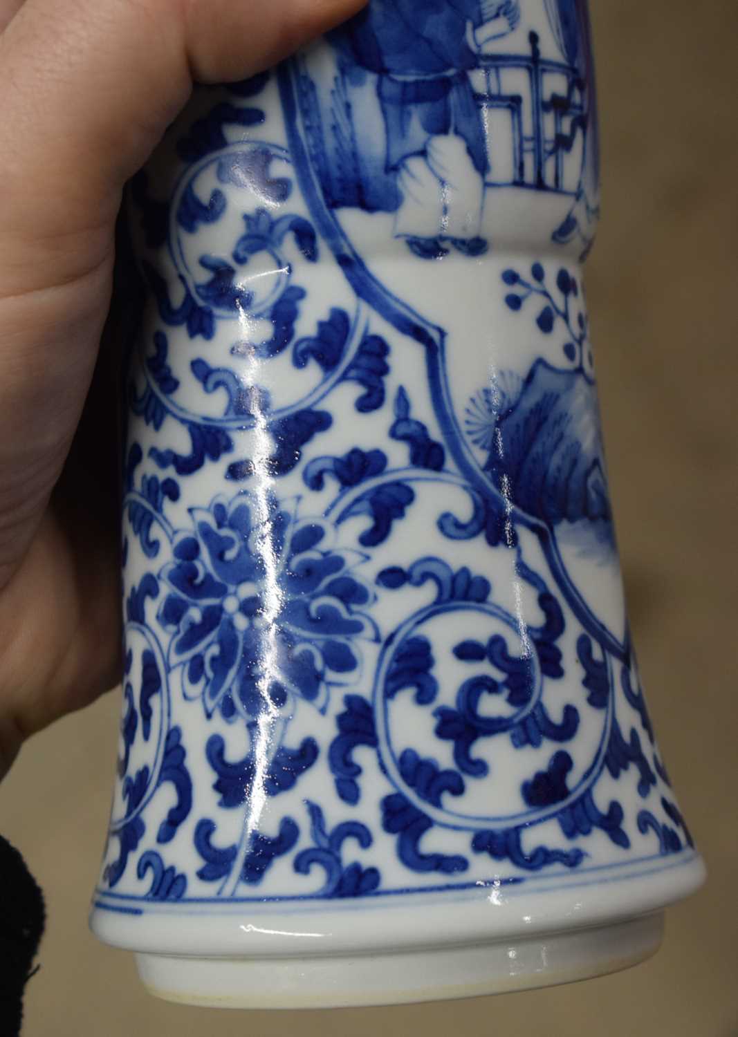 A PAIR OF 19TH CENTURY CHINESE BLUE AND WHITE PORCELAIN VASES Qing. 26 cm high. - Image 18 of 22