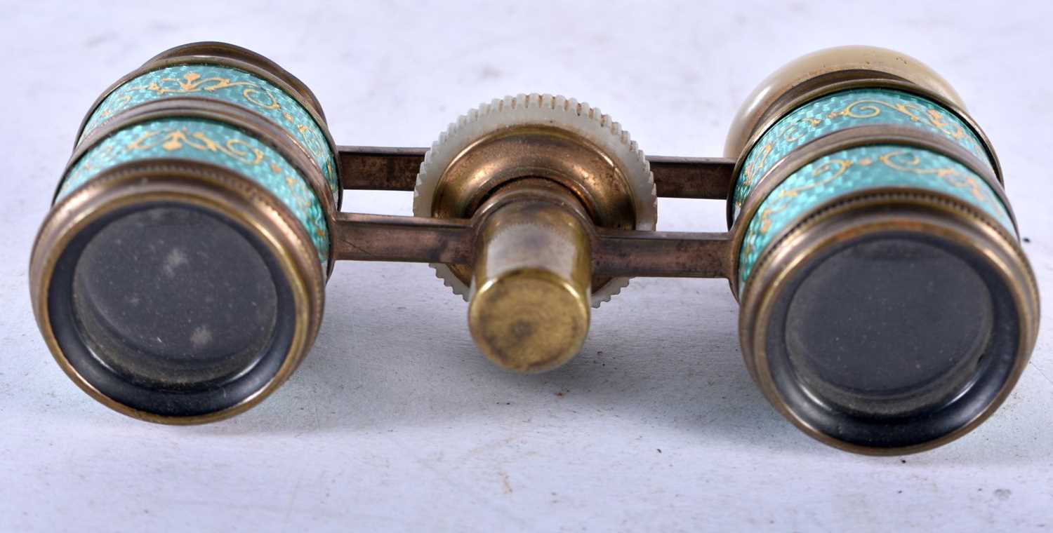 A PAIR OF ENAMEL OPERA GLASSES. 9 cm x 5 cm extended. - Image 3 of 3