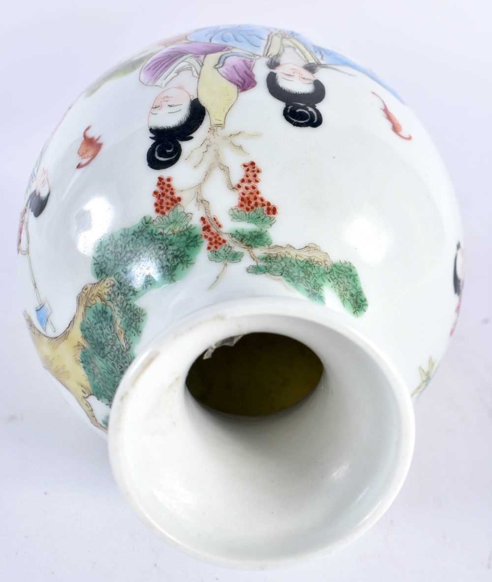 THREE EARLY 20TH CENTURY CHINESE FAMILLE ROSE CERAMICS Late Qing/Republic. Largest 18 cm high. (3) - Image 6 of 9