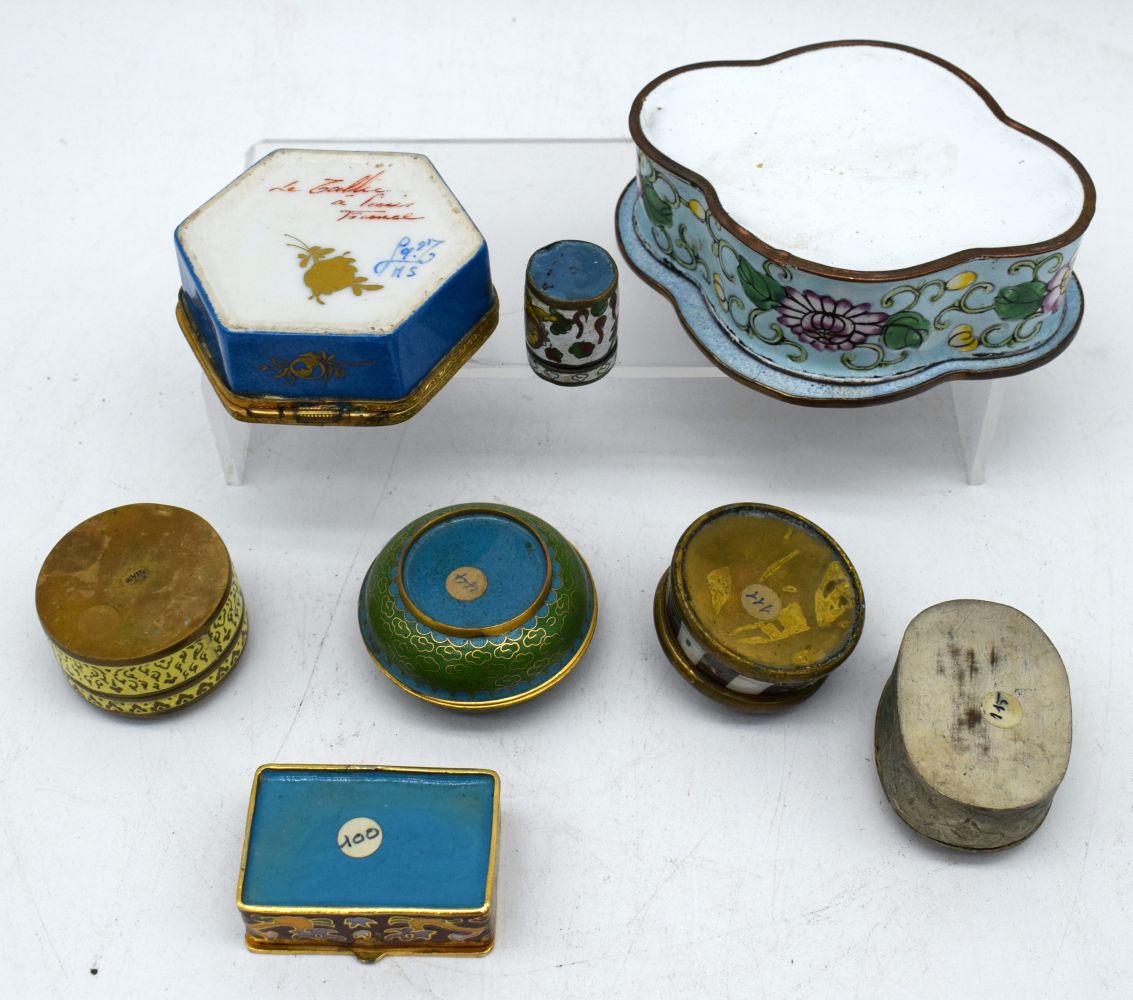 A French Le Tallac Sevres style Porcelain pill box together with a collection of small boxes, - Image 4 of 4