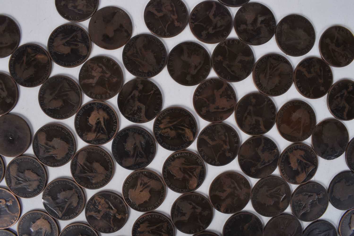 A collection of Queen Victoria Pennies (140) - Image 4 of 10