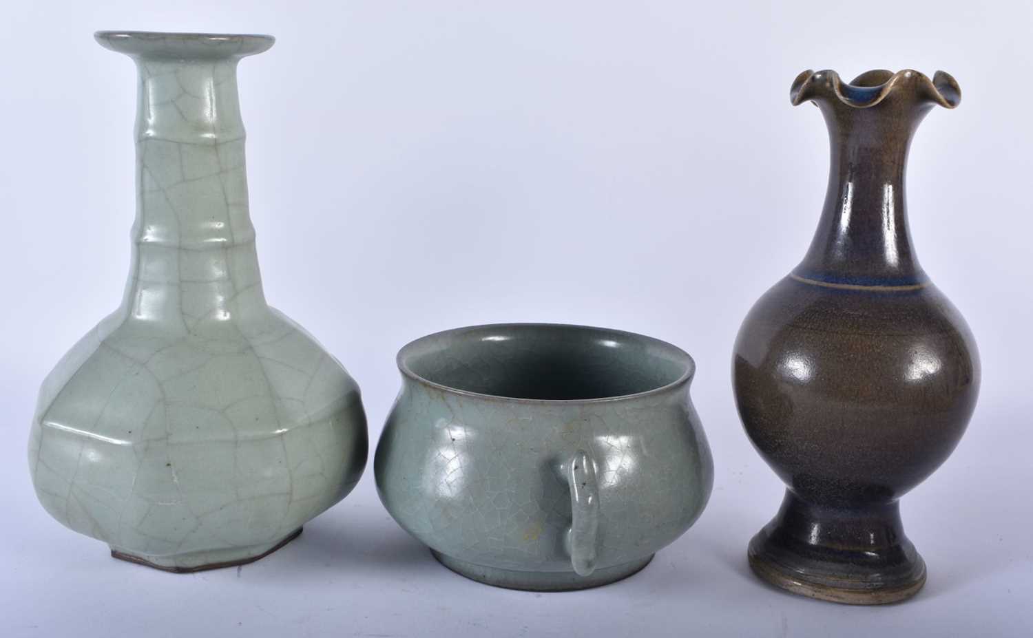 A CHINESE RU TYPE STONEWARE OCTAGONAL VASE together with a similar censer & purple glazed vase. - Image 2 of 6