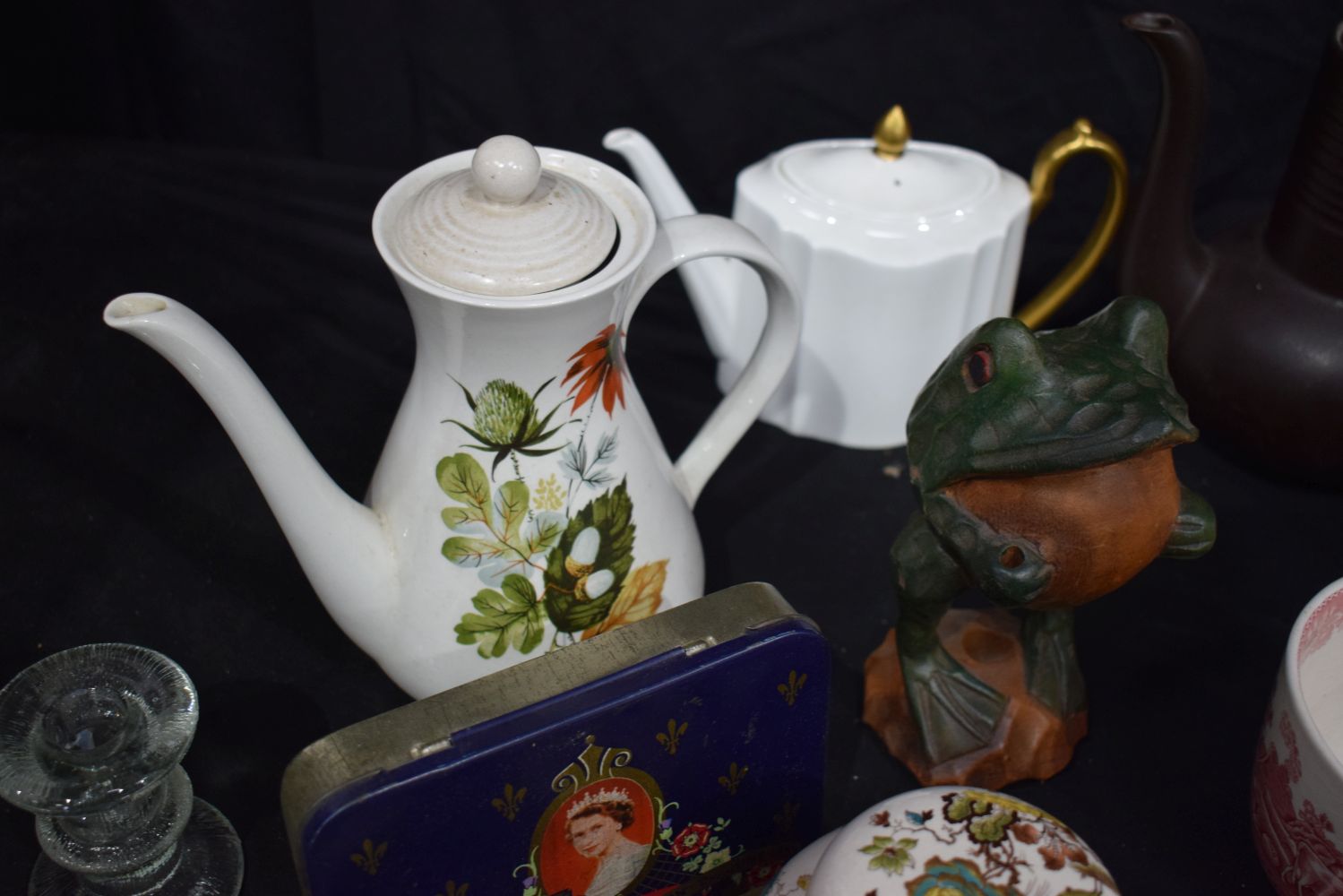 A collection of Glass and Ceramics etc (Qty). - Image 8 of 12