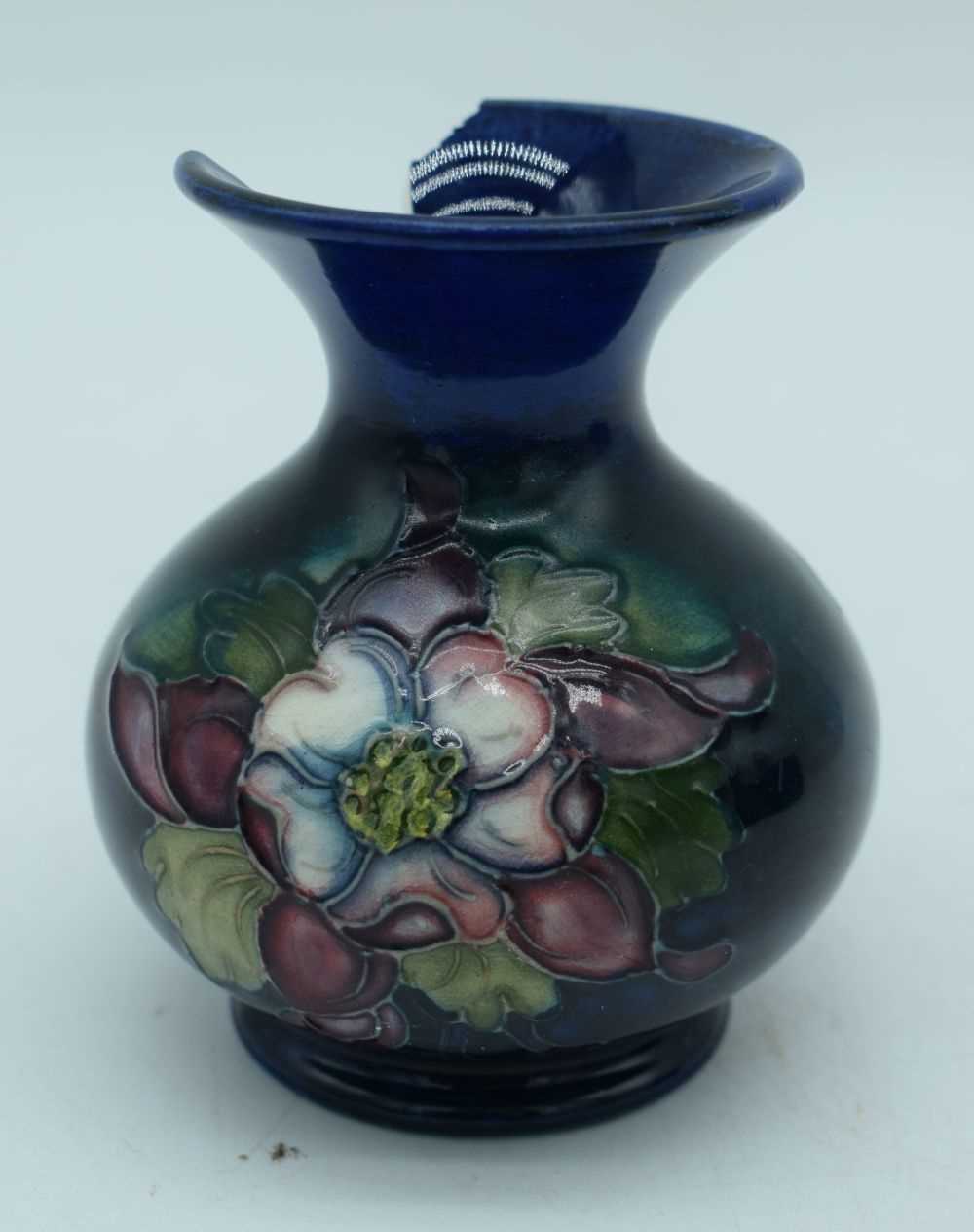 Boxed Moorcroft Seasonal Flower Collection Poinsettia Miniature Vase 2020 together with a Slipper - Image 4 of 10