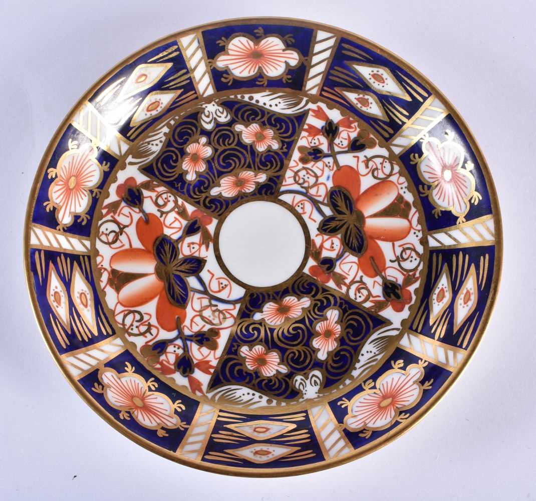 Royal Crown derby set of six imari pattern cups and saucers. 7.5 x 13.5 cm (12) - Image 2 of 7
