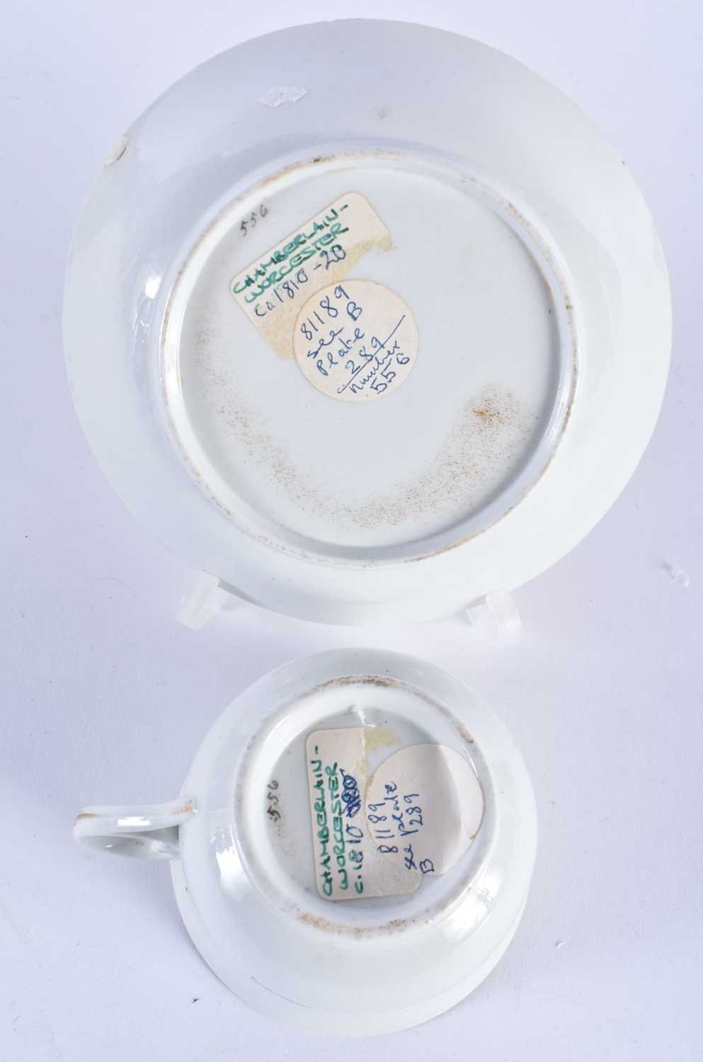 THREE EARLY 19TH CENTURY CHAMBERLAINS WORCESTER CUPS AND SAUCERS. 11cm diameter. (6) - Image 10 of 10