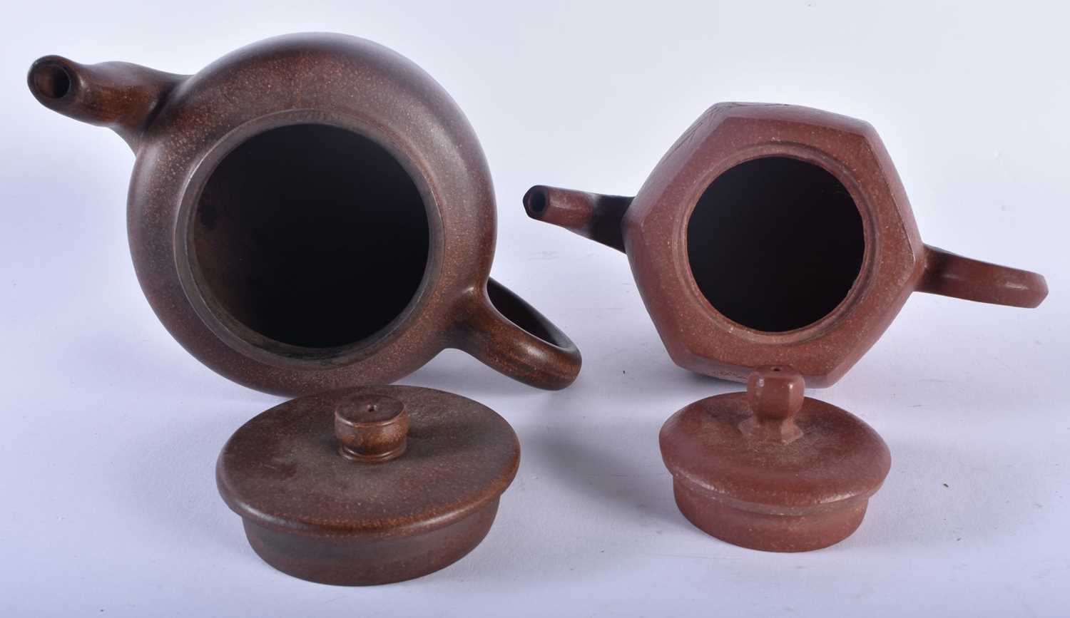 THREE CHINESE YIXING POTTERY TEAPOTS AND COVERS possibly Republican period. Largest 20 cm wide. (3) - Image 6 of 13