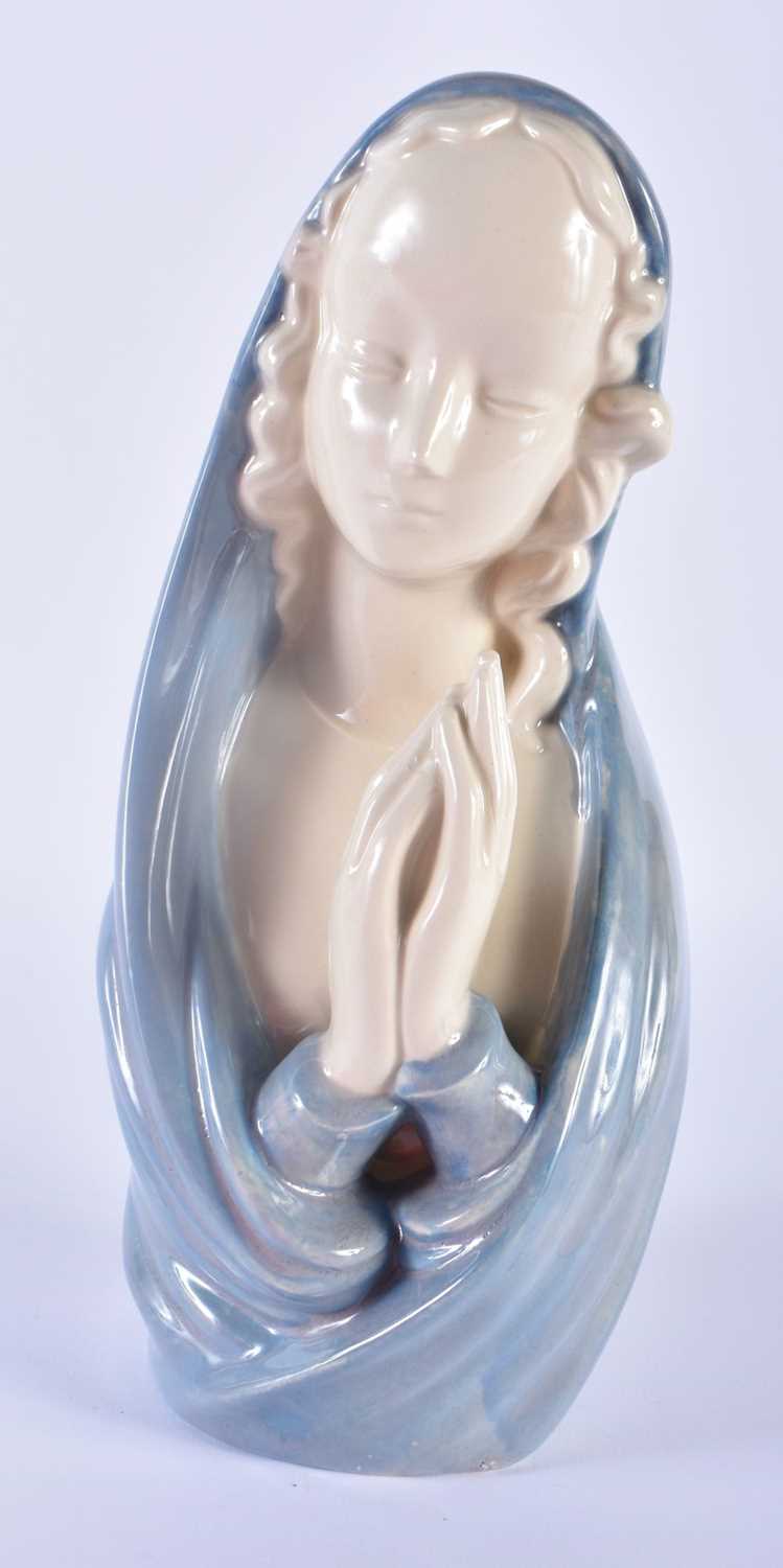 AN AUSTRIAN VIENNA PORCELAIN MADONNA AND CHILD FONT together with a similar English porcelain plaque - Image 6 of 8