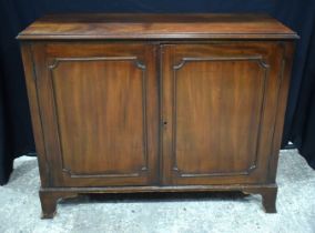 An early 20th Century flame Mahogany cabinet 87 x 112 cm cm.