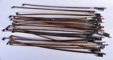 A COLLECTION OF VIOLIN BOWS. (qty)