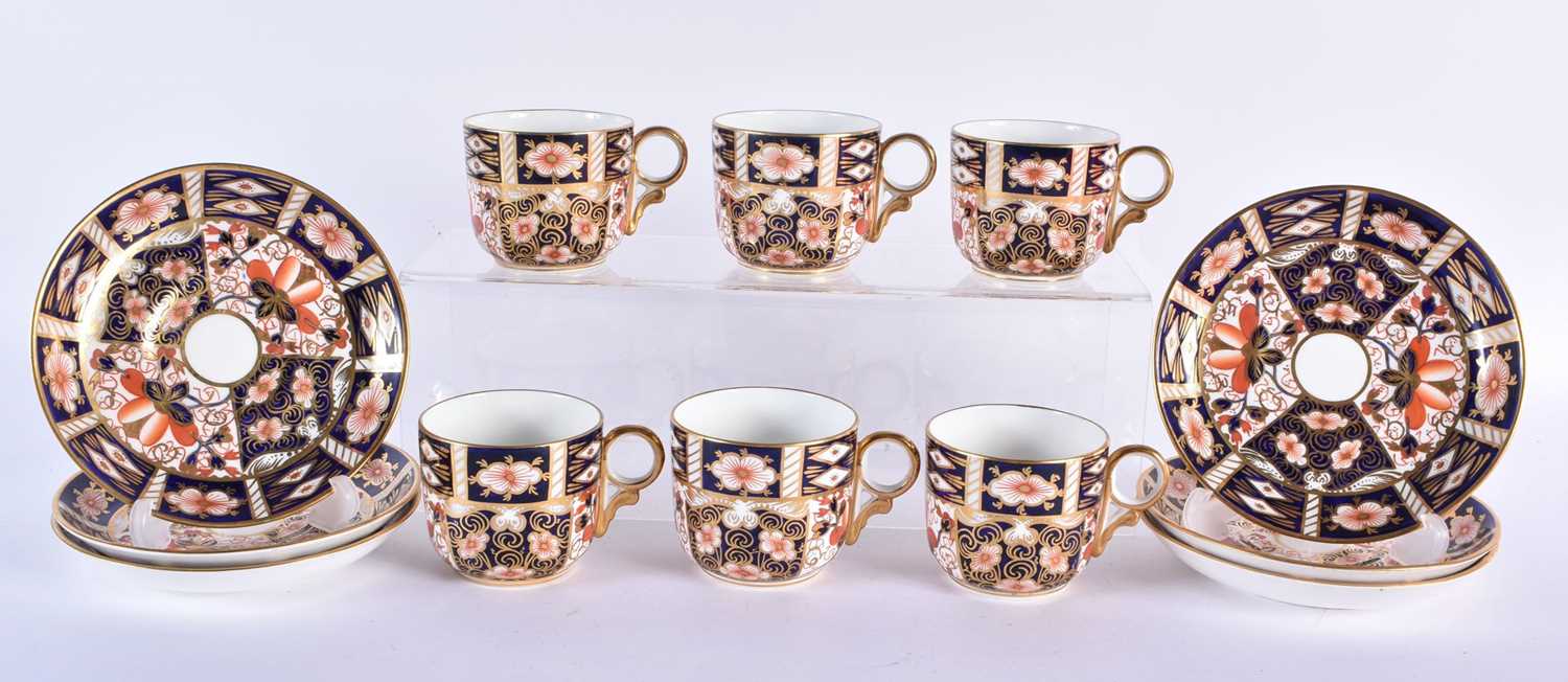 Royal Crown derby set of six imari pattern cups and saucers. 7.5 x 13.5 cm (12)