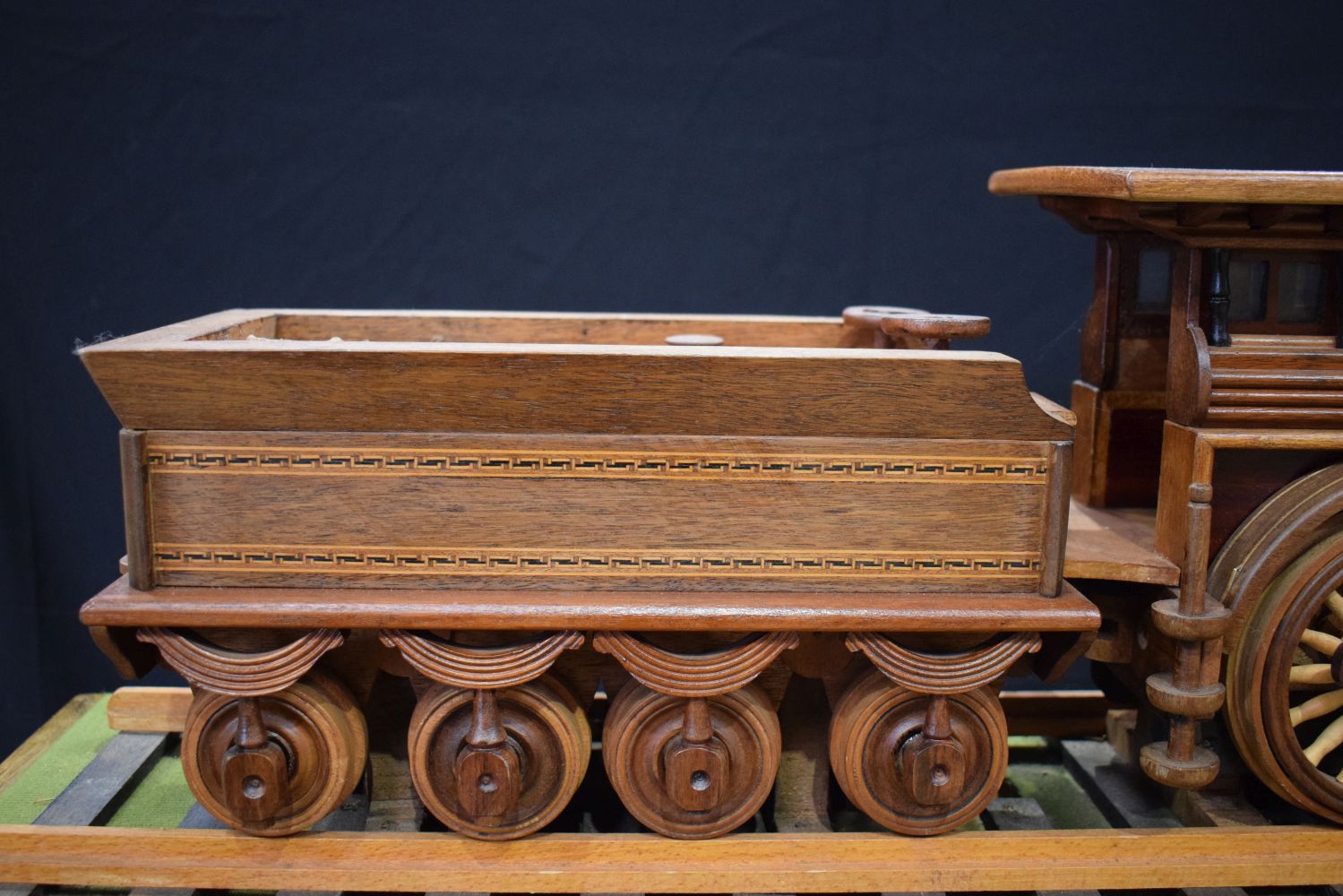 A large electrically powered wooden model train - Image 13 of 16