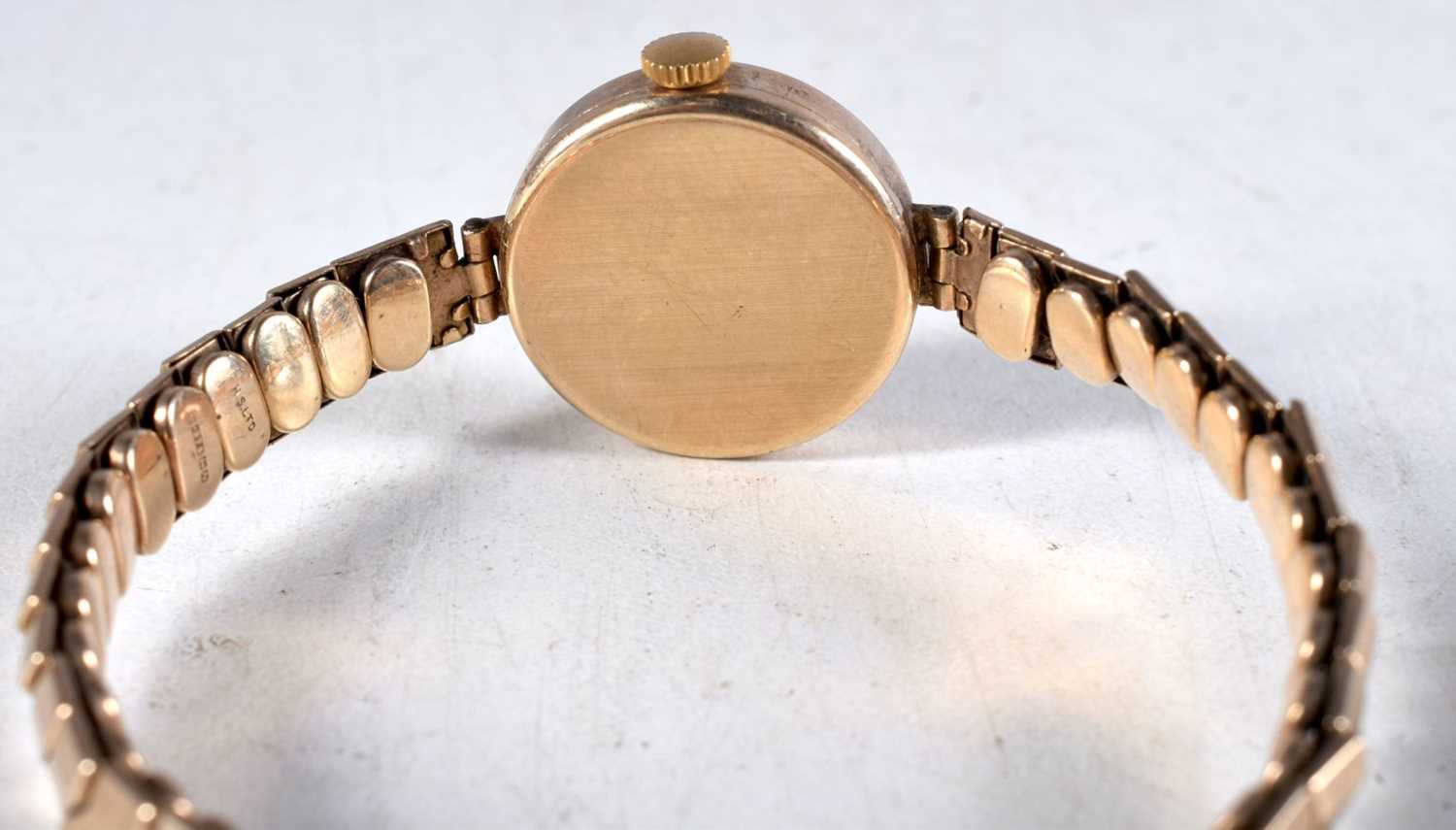 A Ladies 9 Carat Gold Tudor Watch with Expanding Strap. Stamped 9K, Dial 2.3 cm incl crown, weight - Bild 2 aus 2