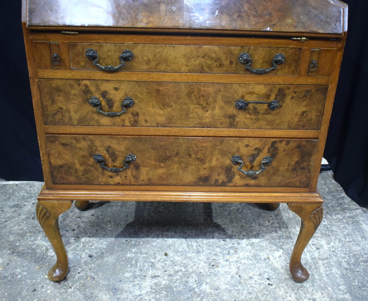 A 19th Century Walnut Burr Bureau 110 x 76 cm - Image 3 of 12