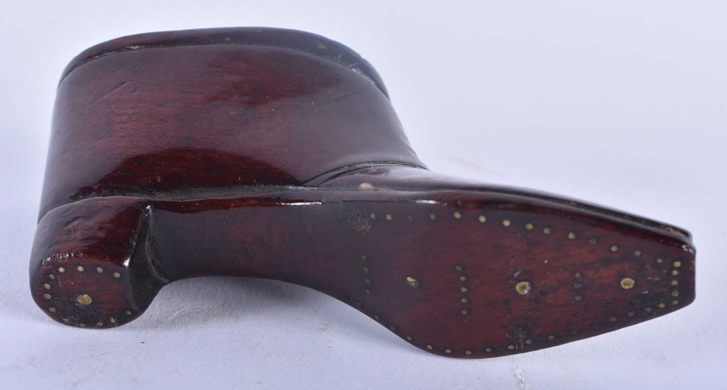 A CHARMING 18TH/19TH CENTURY CARVED TREEN PIQUE WORK SNUFF BOX formed as a shoe. 9 cm x 5 cm. - Image 3 of 4