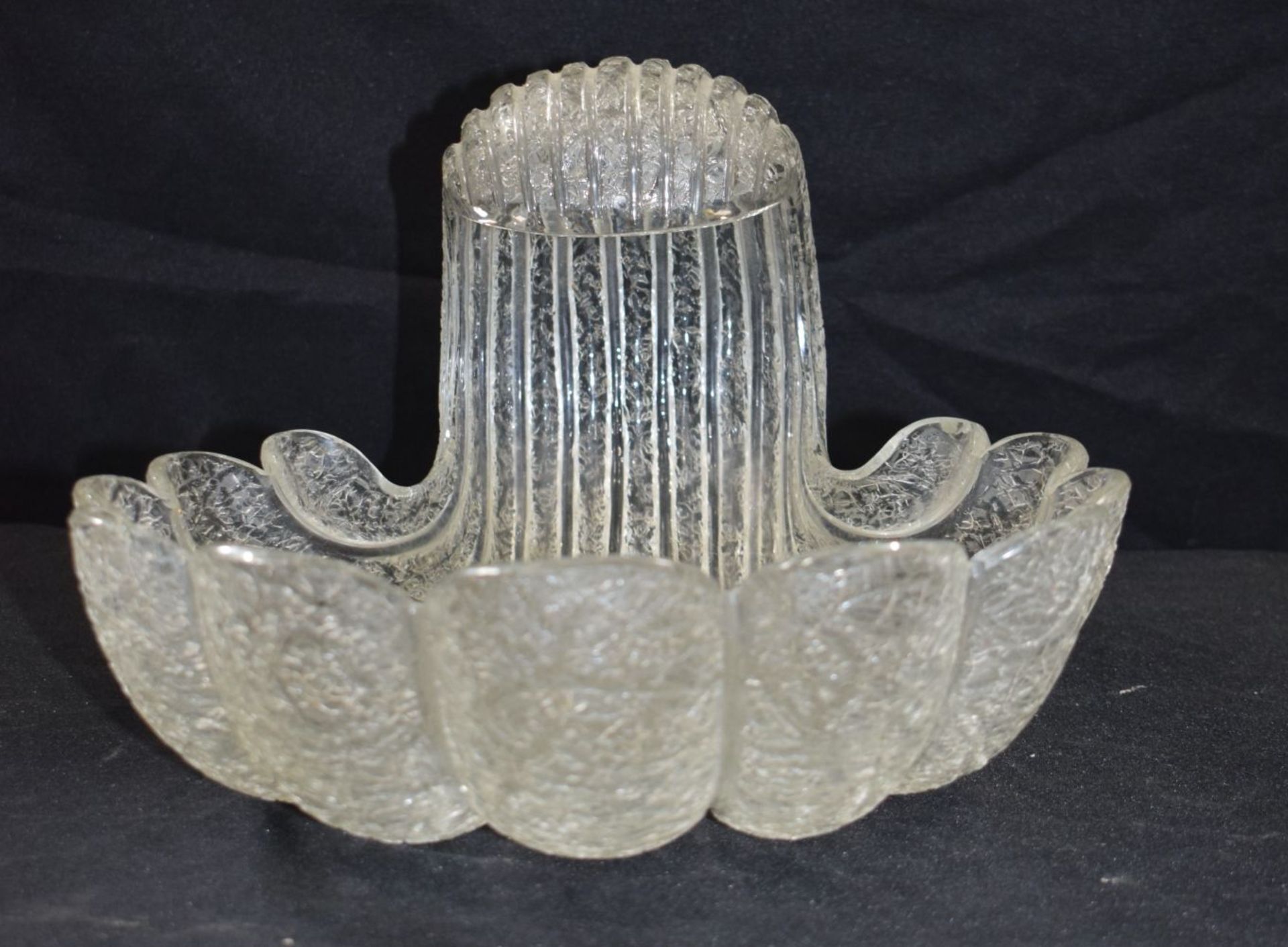 A large vintage glass wave/shell dish together with two glass lustre light bases 21 x 34 cm (2) - Image 10 of 12