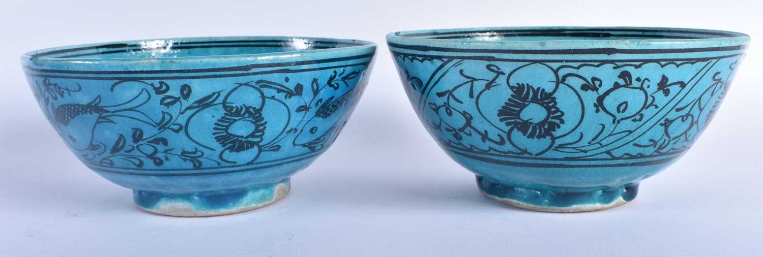 A PERSIAN SAFAVID TURQUOISE GLAZED POTTERY VASE together with a similar bowls. Largest 22 cm x 15 - Image 5 of 7