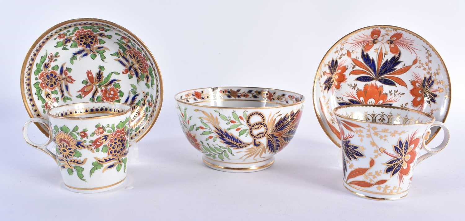 ASSORTED EARLY 19TH CENTURY CHAMBERLAINS WORCESTER IMARI WARES. Largest 13 cm wide. (5)