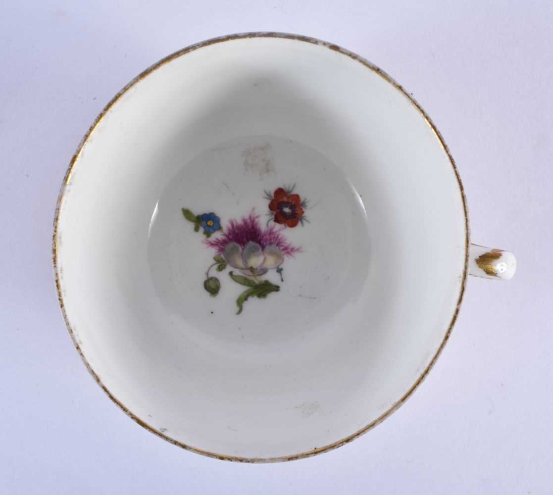 18th century Meissen teacup and saucer painted with children, crossed swords mark. 13,5 x 5 cm - Image 2 of 5