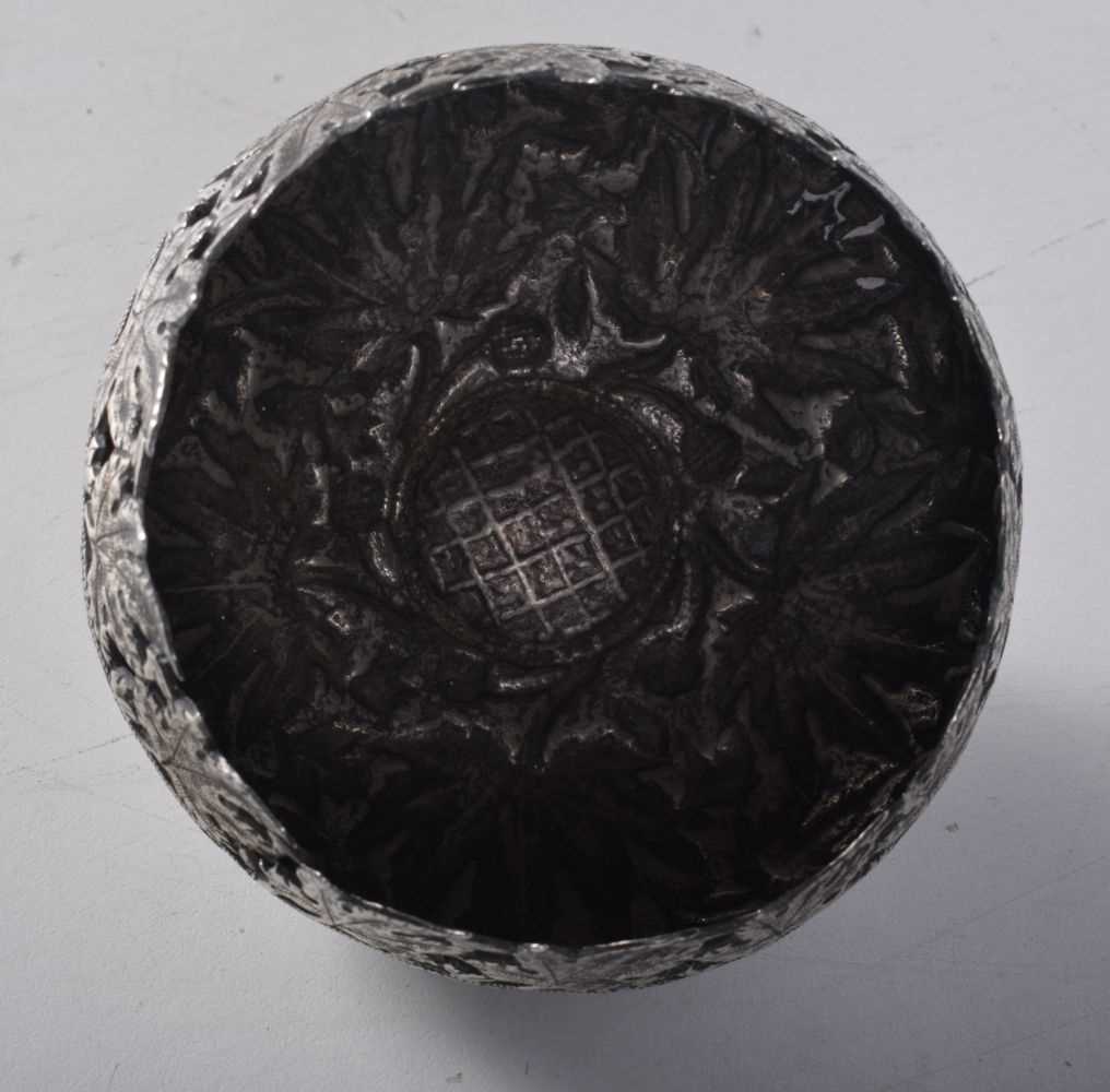 AN ANTIQUE INDIAN SILVER BOWL. 95 grams. 9.5 cm wide. - Image 3 of 3