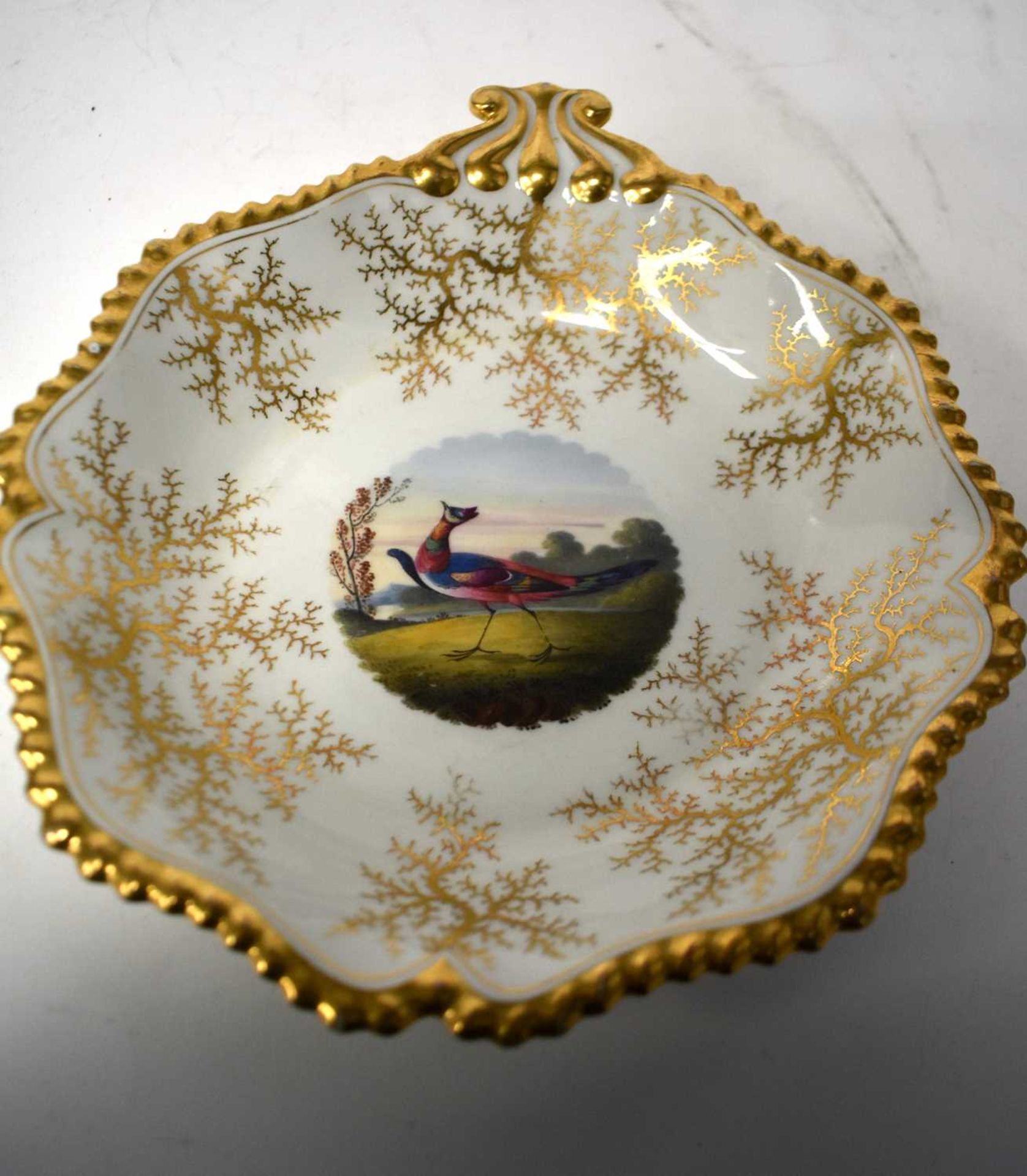 A FINE EARLY 19TH CENTURY FLIGHT BARR AND BARR WORCESTER DESSERT SERVICE painted with landscapes and - Image 31 of 32