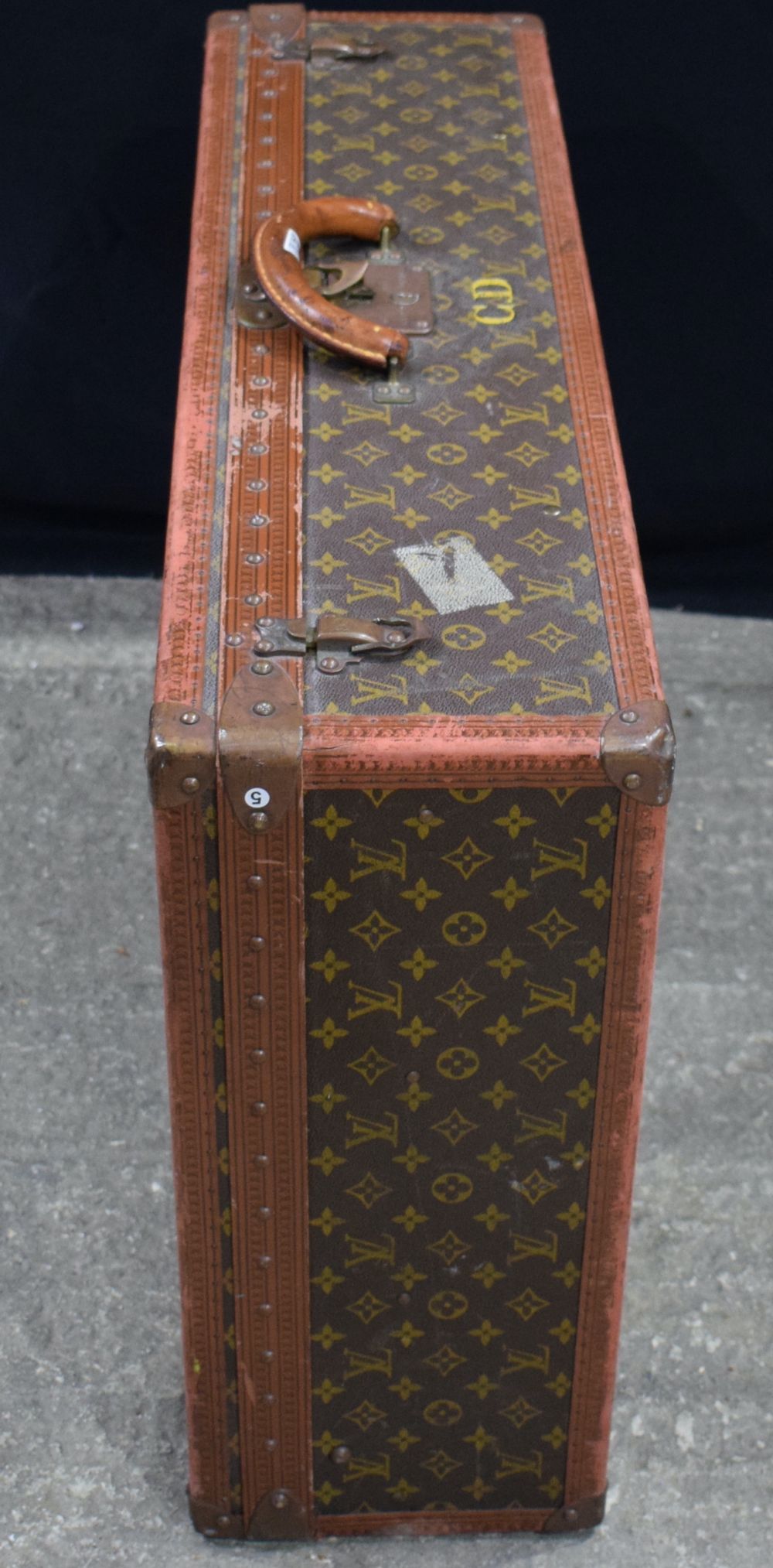 A Louis Vuitton suitcase 22 x 81 x 52 cm. - Image 10 of 16