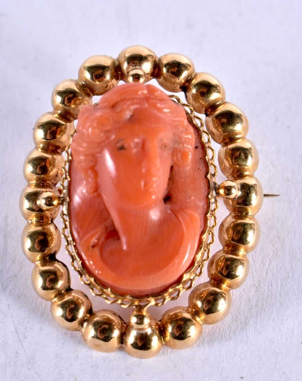 A High Carat Gold Mounted Coral Bracelet and Brooch. Chinese Marks, Bracelet 18cm long, Brooch 3 - Image 3 of 10