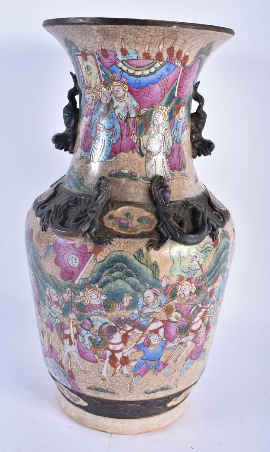 A 19TH CENTURY CHINESE CRACKLE GLAZED PORCELAIN VASE Qing, painted with warriors in a landscape. - Image 3 of 5