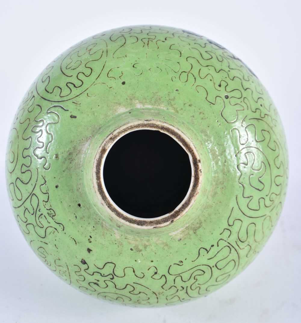A 19TH CENTURY CHINESE FAMILLE ROSE LIME GREEN SCRAFITO GLAZED JAR Qing. 12 cm x 8 cm. - Image 4 of 5