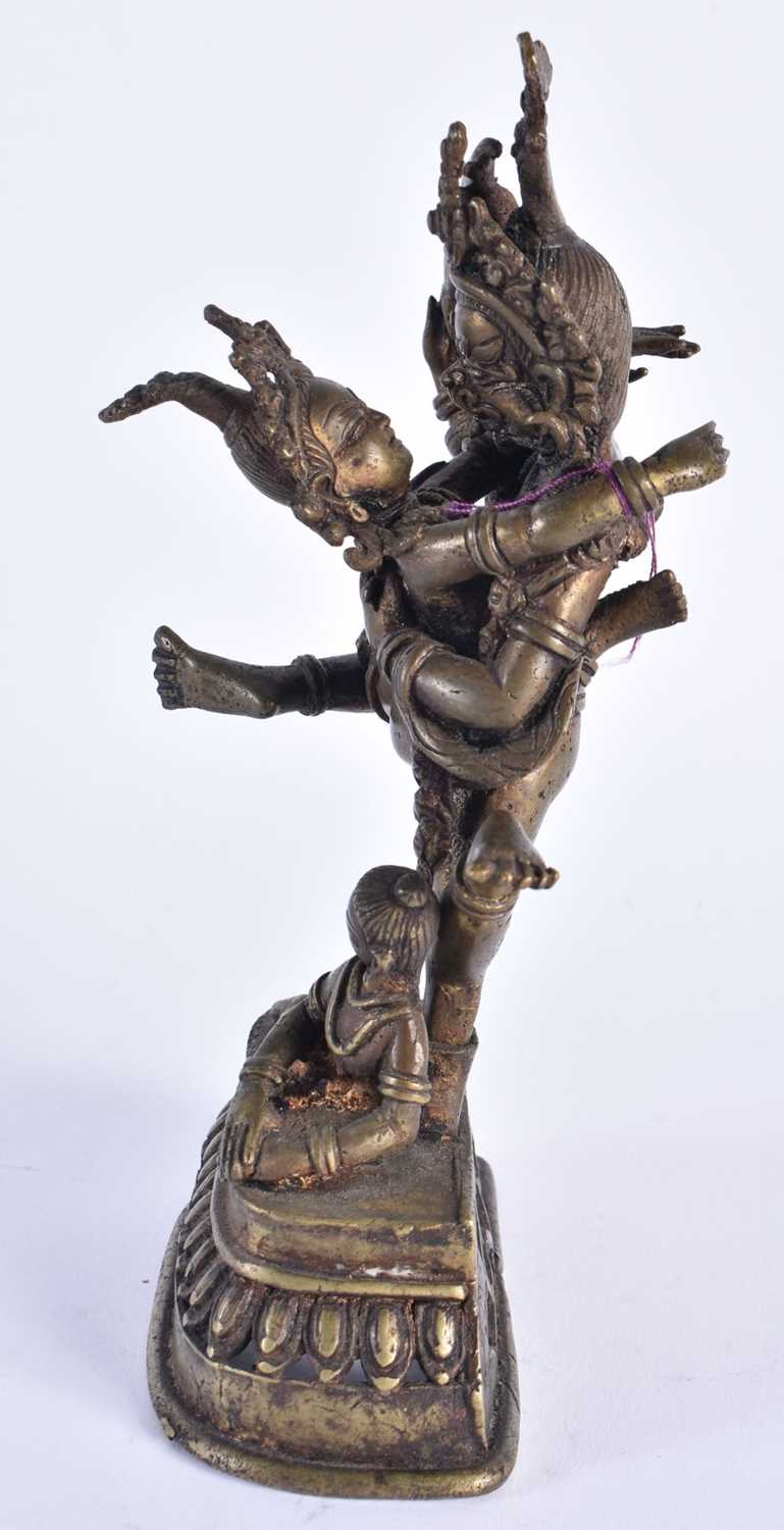 A 19TH CENTURY CHINESE TIBETAN EROTIC BRONZE BUDDHA Qing. 18cm x 8 cm. - Image 5 of 8