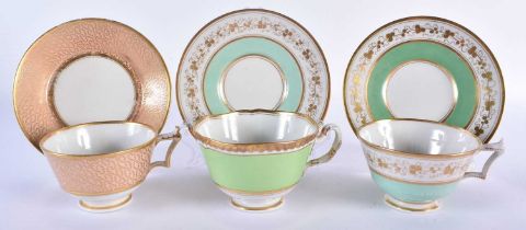 Early 19th century Flight Barr and Barr cups and saucers, one in light green, one In medium green