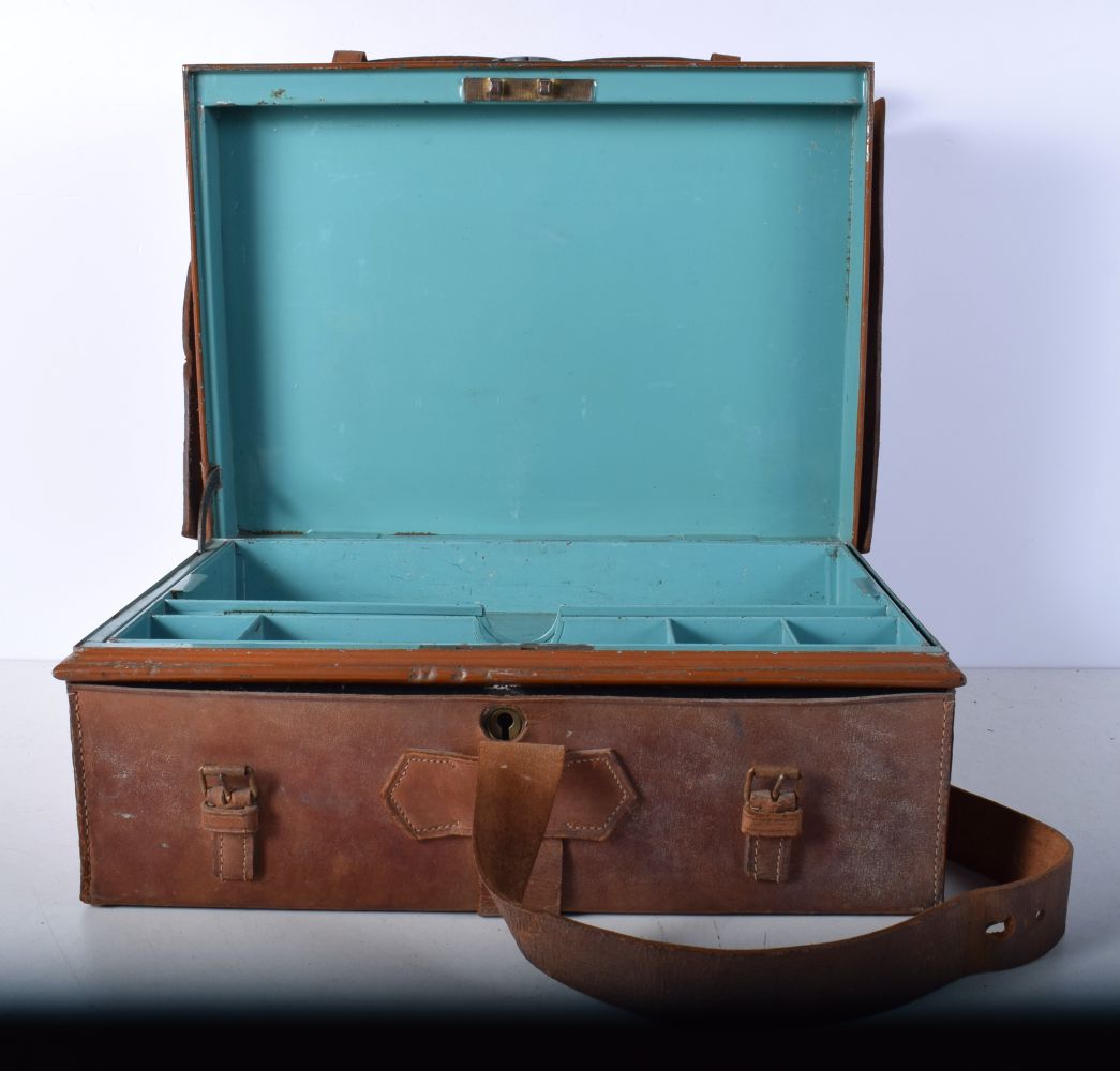 A Vintage metal Cash box fitted within a leather case 17 x 40 x 30cm - Image 10 of 12