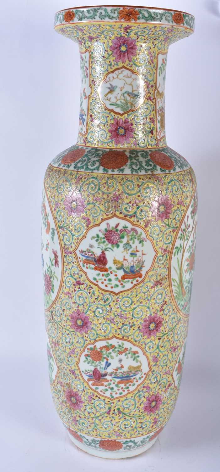 A VERY LARGE 19TH CENTURY CHINESE FAMILLE ROSE STRAITS PORCELAIN ROULEAU VASE Qing, painted with - Image 2 of 5