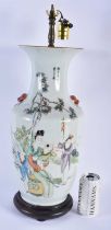 A LARGE EARLY 20TH CENTURY CHINESE FAMILLE ROSE PORCELAIN LAMP Late Qing/Republic. 54 cm high.