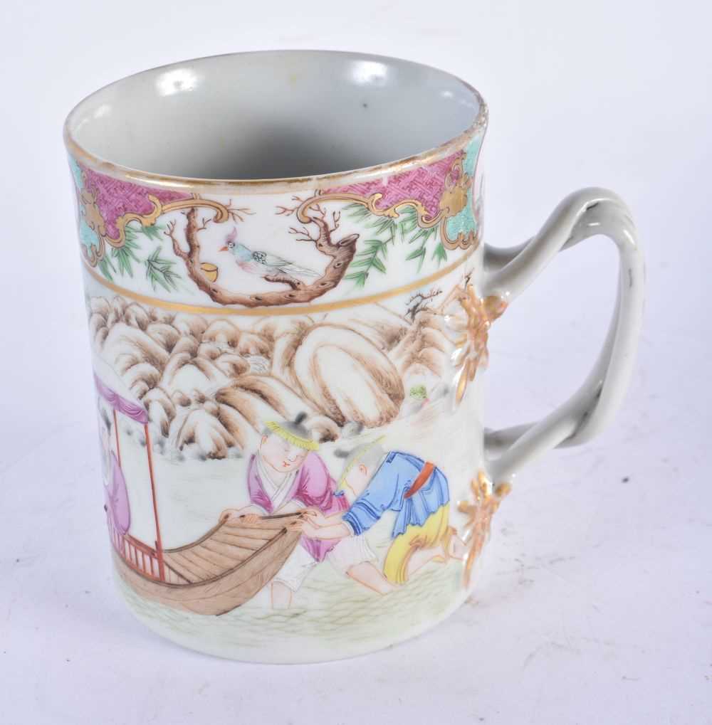 AN 18TH CENTURY CHINESE EXPORT FAMILLE ROSE PORCELAIN MUG Qianlong. 10 cm x 8 cm.