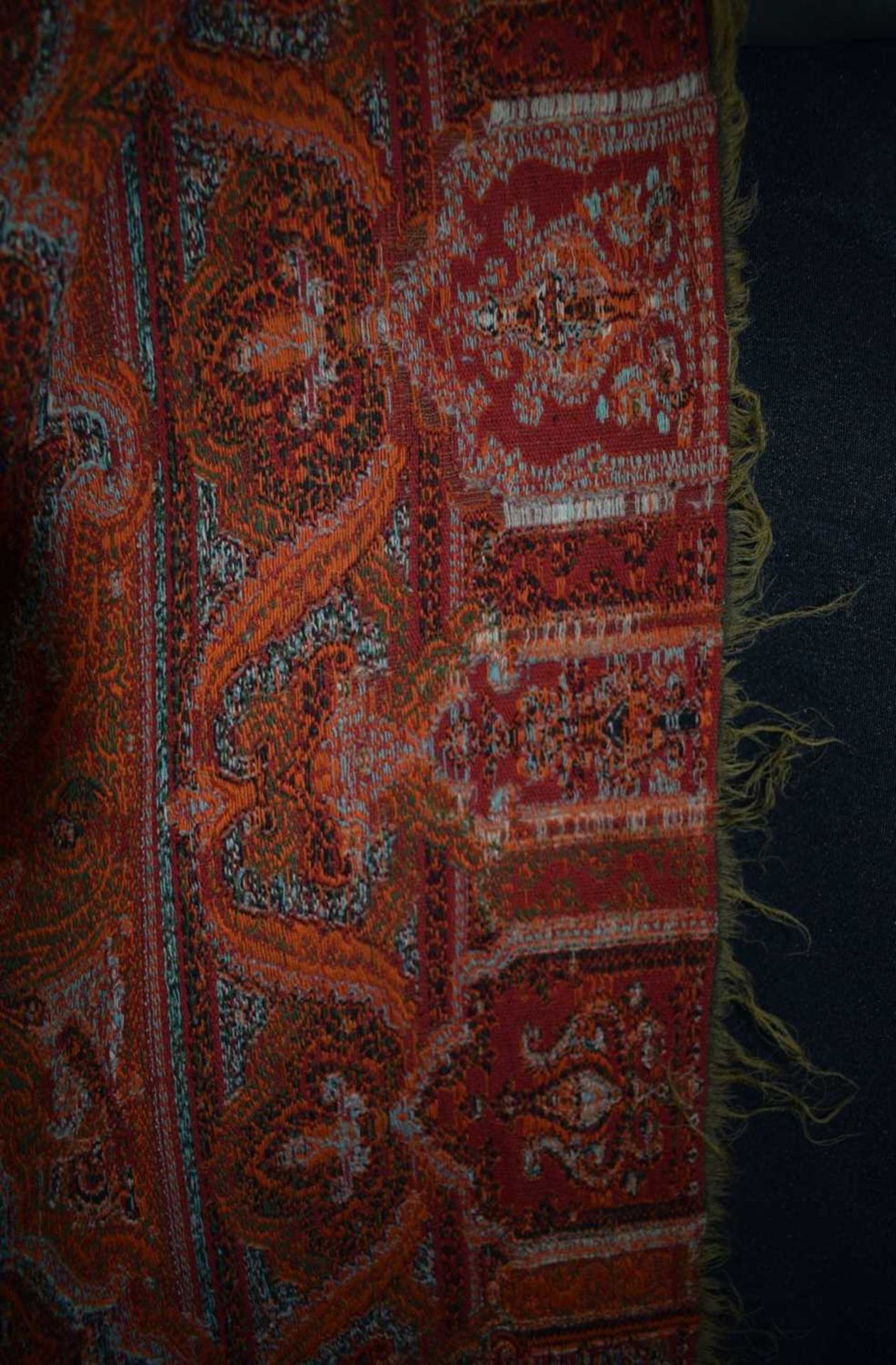 An antique Indian embroidered textile 140 x 140 cm - Image 6 of 10