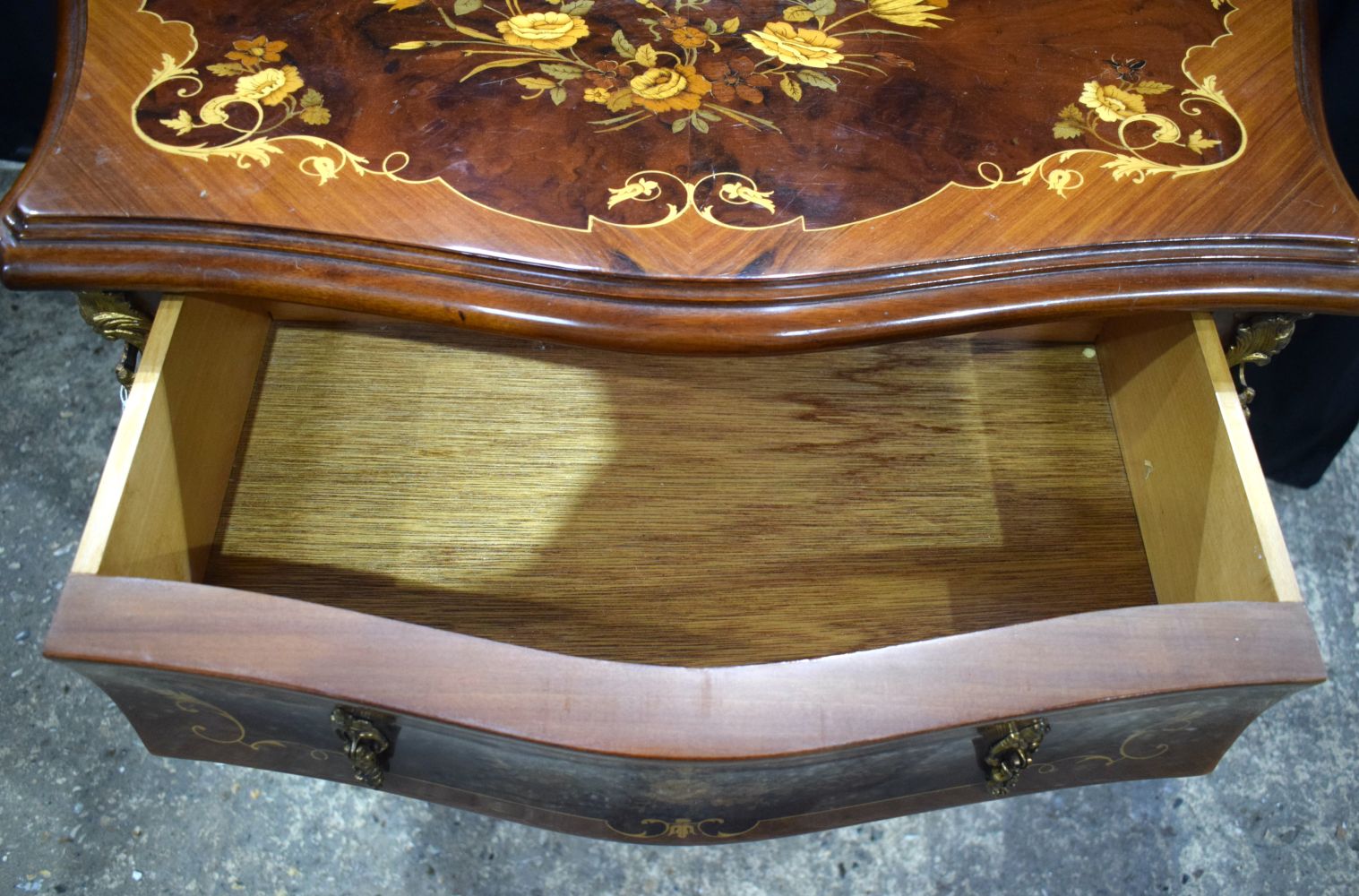 A baroque style inlaid 2 drawer table together with a smaller inlaid table 68 x 78 cm. - Image 13 of 14