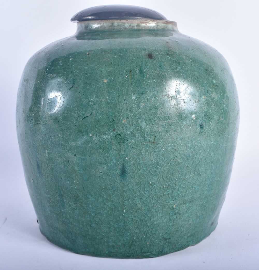 A LARGE 17TH/18TH CENTURY CHINESE GREEN GLAZED STONEWARE JAR King/Qing. 22 cm x 18cm. - Image 2 of 4