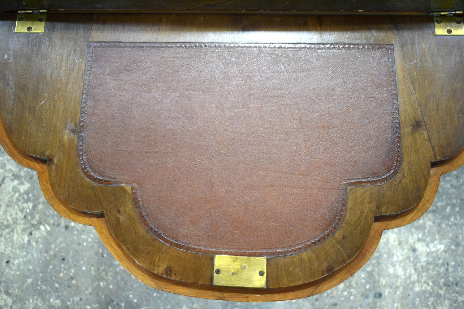 A 19th Century Walnut Burr Bureau 110 x 76 cm - Image 9 of 12